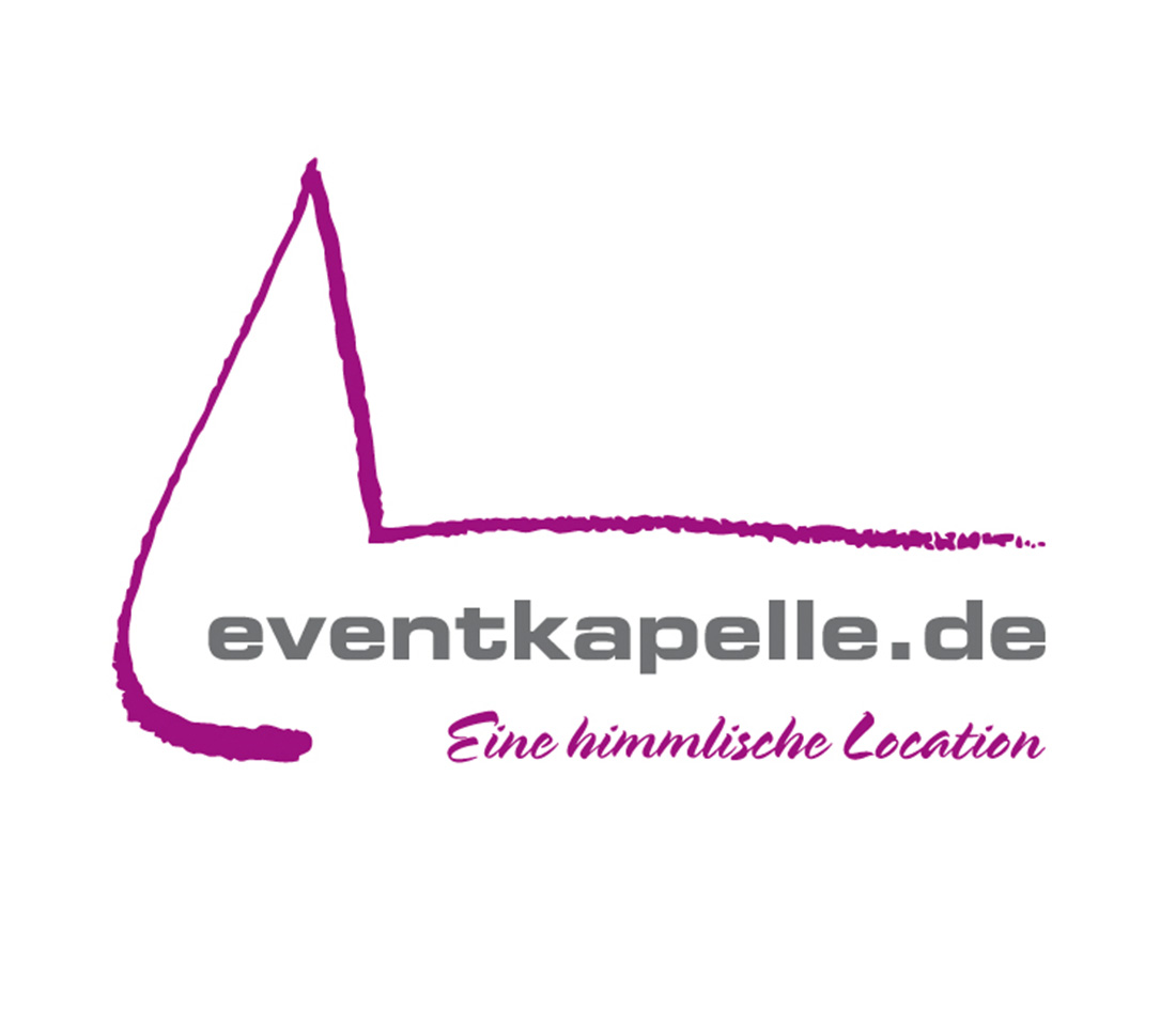 Das Logo von eventkapelle.de zeigt einen rosa stilisierten Umriss, der an eine Kapelle oder einen Kirchturm erinnert. Darunter ist der Website-Name in Grau geschrieben, und der Slogan „Eine himmlische Location“ erscheint in rosa Schreibschrift.