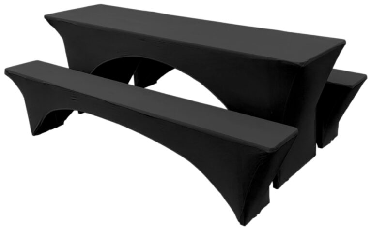 Die Strechhusse Bierzeltgarnitur in Schwarz besteht aus einem rechteckigen Tisch mit zwei Bänken, die mit passendem Stoff bezogen sind und so einen eleganten, einheitlichen Look erzeugen. Perfekt angeordnet mit Bänken auf beiden Seiten, ist sie ideal für formelle Anlässe oder Veranstaltungen.